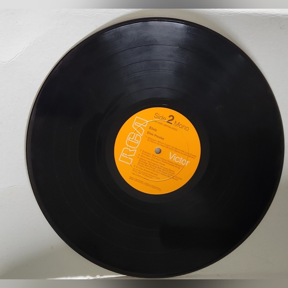 Vintage "Elvis" Presley Record Album - Picture 6 of 6
